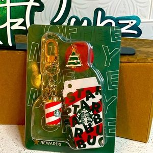 Starbucks Merry Christmas Coffee Cup Card w/Red Cup KeyChain & ChristmasTree Pin
